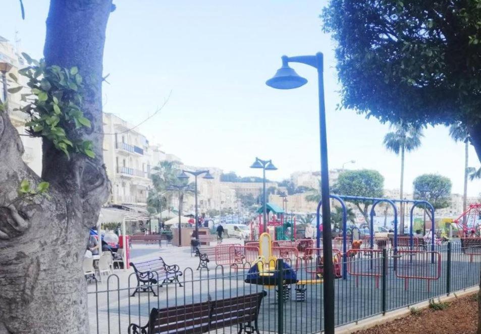 Sea View 2 Bedroom Apartment Marsaskala Exterior photo